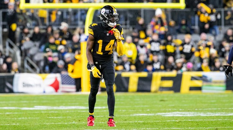 Steelers'tan Mike Tomlin, George Pickens'ın kenardaki hayal kırıklıklarını bir sorun olarak nitelendiriyor: 'Çözüm odaklı değil'
