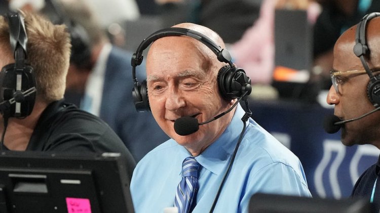Efsanevi yayıncı Dick Vitale kanserden kurtulduğunu söylüyor: 'Noel Baba erken geldi'