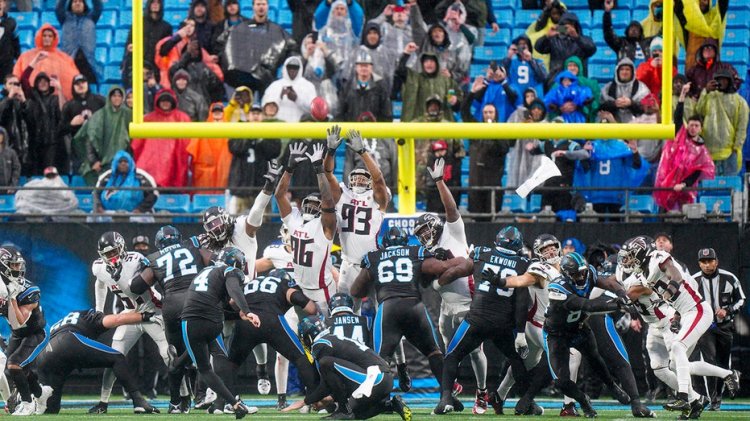 Eddy Pineiro'nun maç kazandıran şutunu atarken Panthers, Falcons'u son saniyelerde sersemletti