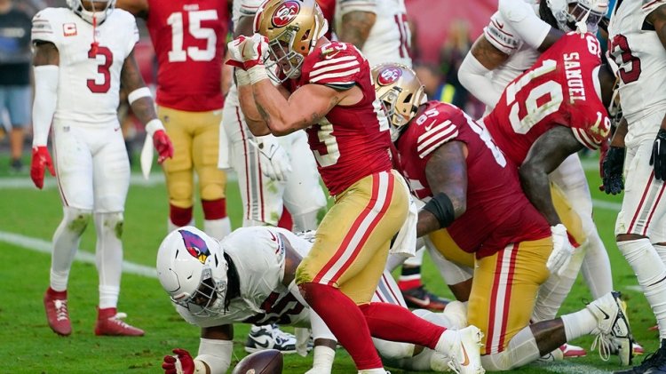 49ers, Christian McCaffrey'in büyük gününün ardından NFC West şampiyonluğunu elde etti