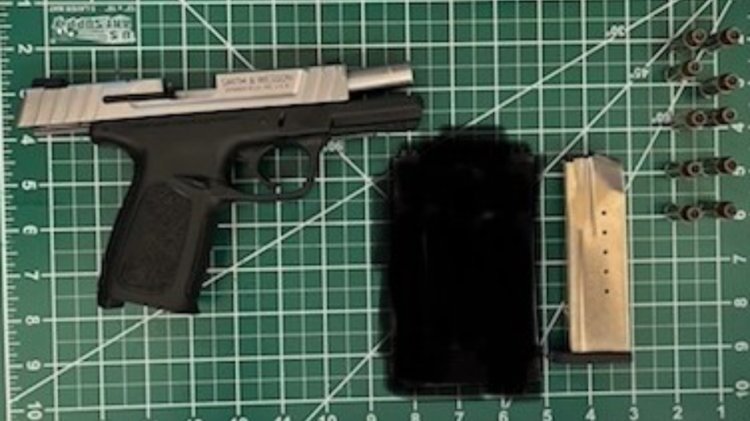 TSA memurları, adamın dolu silahla uçağa binmesini engelledi: 'Affedilemez'