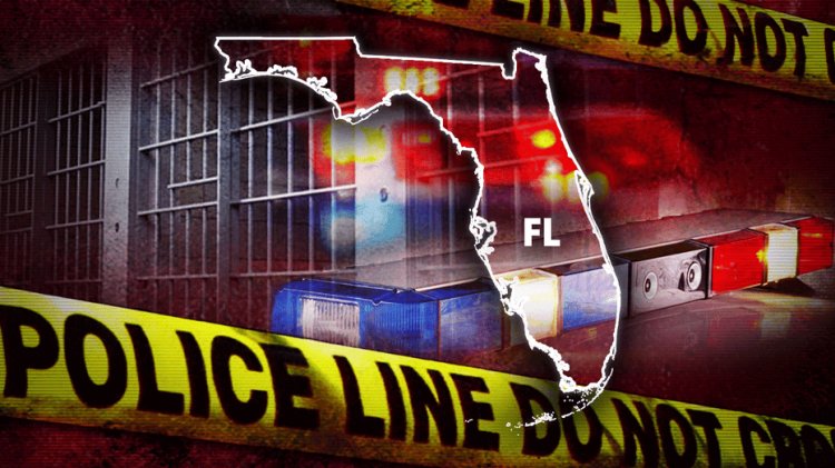 Florida'da bir adam, mağazalardan çalınan sigaralar nedeniyle 4 saat süren gerginlik sırasında evini ateşe verdi
