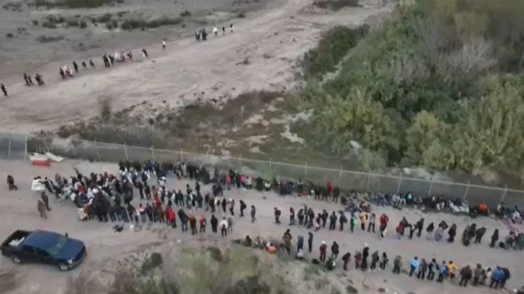 Göçmen krizi sınır yetkilileri ve çok sayıda göçmen mahkemesi üzerindeki baskıyı artırıyor