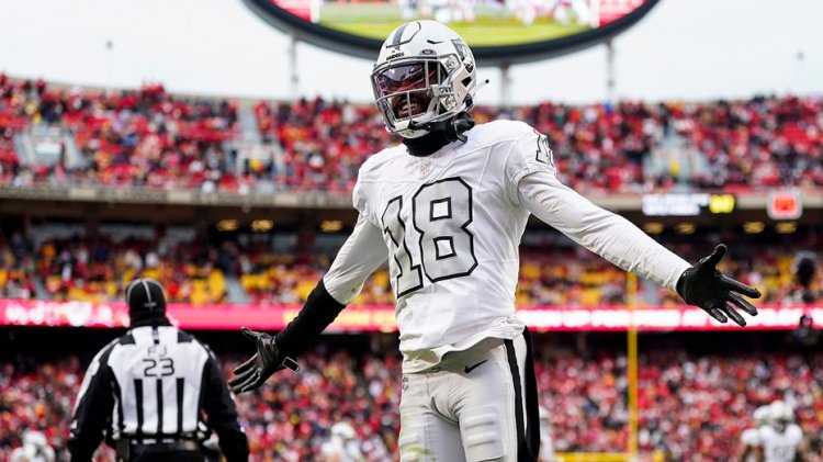 Raiders'dan Jack Jones, touchdown için müdahaleye geri döndükten sonra genç Chiefs taraftarını kasıtlı olarak kandırdığını yalanladı
