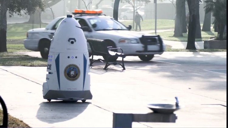 Suçla mücadele eden AI robocop, New York'un metro yolcularına göz kulak oluyor