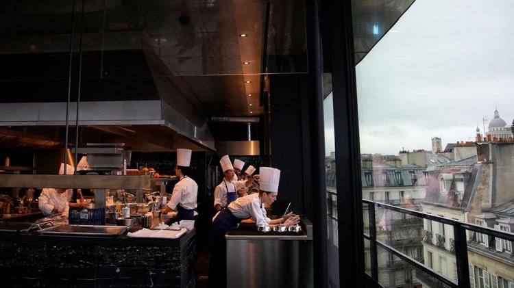 'Ratatouille'e ilham veren restoran yeniden açılıyor ve Paris 2024 Olimpiyatları'nın önden manzarasını sunuyor