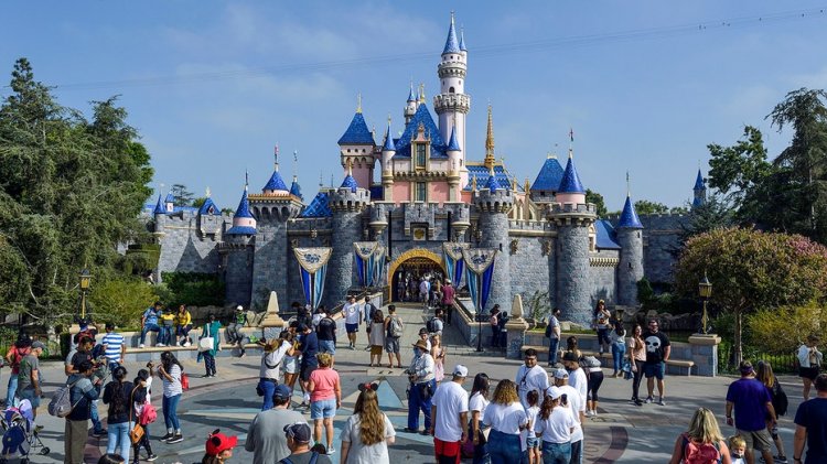 Disneyland kimyasal sızıntısı oyuncuyu hastanelik etti