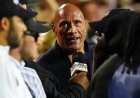 The Rock vatanseverlik promosyonunu kesti ve WWE'nin dönüşünde büyük bir maçla dalga geçti