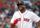 MLB efsanesi David Ortiz cinsiyet açıklaması sırasında kokladı