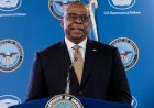 Sen Tom Cotton, Savunma Bakanı Lloyd Austin'in gizlice hastaneye kaldırılmasıyla ilgili 'şok edici çöküş' nedeniyle öfkelendi