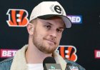Bengals'ın kız arkadaşı Jake Browning, QB vs Browns maçına tezahürat yaparken viral oluyor