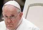 Papa Francis, taşıyıcı anneliğin evrensel olarak yasaklanması çağrısında bulunarak bunu 'aşağılık' olarak nitelendirdi