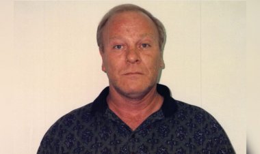 El yazısı, Oba Chandler'ın Florida'da Tampa Körfezi'nde yüzen kadın ve kızlarına yönelik korkunç cinayetlerini ortaya çıkardı