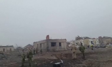 Füzeler Ukrayna'yı bombalamaya devam ederken Rusya yanlışlıkla kendi köyüne bomba attı