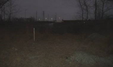 Indiana'da karanlık ve sessiz bir yolda kaza yapan arabanın içinde mahsur kalan kadın kurtarıldı