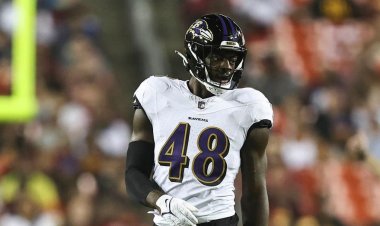 Ravens'den Jeremiah Moon, Marine hayranıyla tam daire anın tadını çıkarıyor: 'Hayatın işleyişi çılgınca'