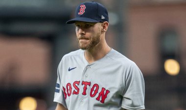 Braves, sık sık sakatlanan atıcı Chris Sale'i takastan birkaç gün sonra sözleşmesini 2 yıl uzatmak için imzaladı