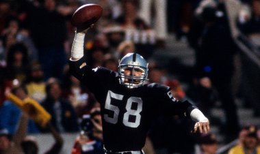 NFL'nin 'tüm zamanların en iyi oyunlarından' birinin sorumlusu olan Super Bowl şampiyonu Jack Squirek, 64 yaşında öldü