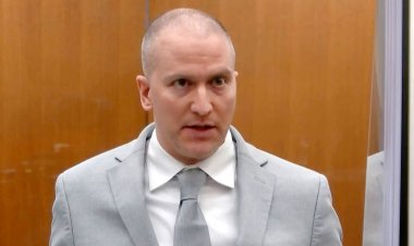 BLM'den ilham alan hapishane saldırısında Derek Chauvin'i bıçaklamakla suçlanan eski FBI muhbiri suçsuz olduğunu iddia etti