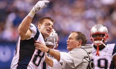 Rob Gronkowski, Bill Belichick'in 'kesinlikle Patriots'ta kalmak istediğini' söyledi