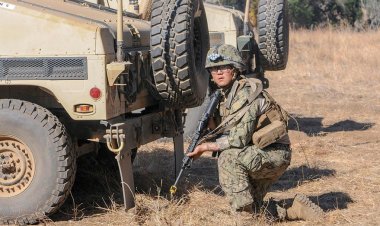 ABD Donanması denizcisi, hassas askeri bilgileri Çin'e ilettiği için 27 ay hapis cezasına çarptırıldı