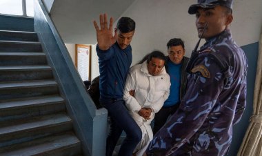 'Buddha Boy' Nepal'de takipçilerinin ortadan kaybolmasının ardından tecavüz ve adam kaçırma suçlamasıyla tutuklandı
