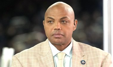 Charles Barkley, Jimmy Kimmel'in yerinde olsaydı Epstein'ın sözleri üzerine Aaron Rodgers'ın suratına yumruk atacağını söyledi