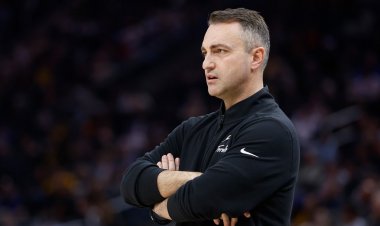 Raptors oyuncusu Darko Rajaković, yetkililerin 'çirkin' faul çağrılarını söylediği için 25 bin dolar para cezasına çarptırıldı