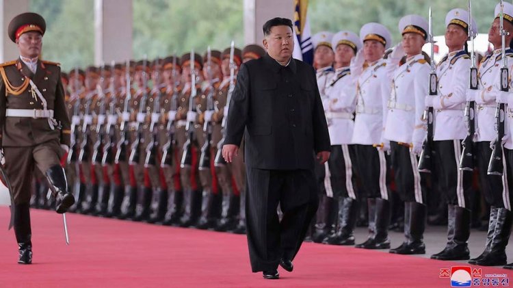Kim Jong Un askeri liderlere, ABD de dahil olmak üzere düşmanları yok etmek için en güçlü araçları harekete geçirmelerini söyledi: raporlar