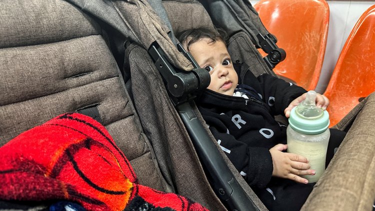Binlerce doz çocukluk aşısının Refah kapısı üzerinden Gazze Şeridi'ne nakledildiği bildirildi
