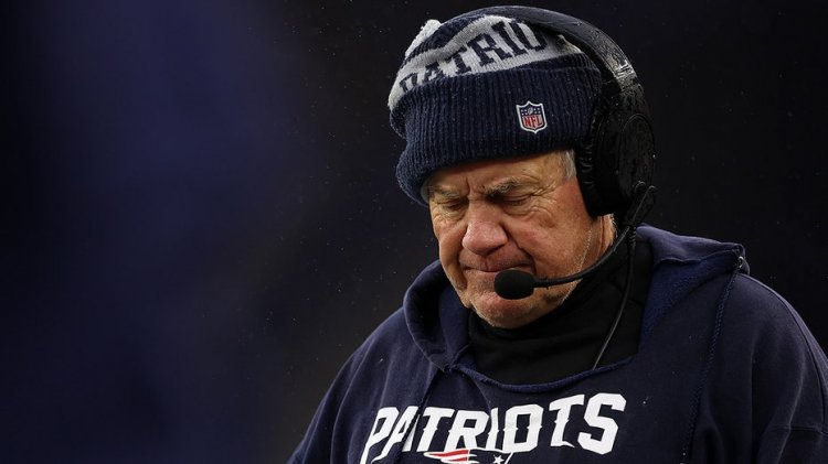 Bill Belichick, gelecekle ilgili sorulara neden sert davrandığını anlatıyor ve 'MyFace'de kararını duyurmasıyla ilgili şakalar yapıyor