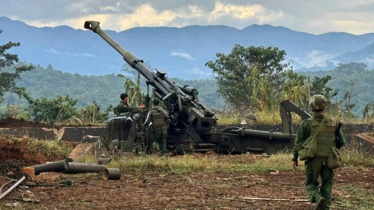 Etnik isyancıların Burma askeri helikopterini düşürdüğü bildirildi