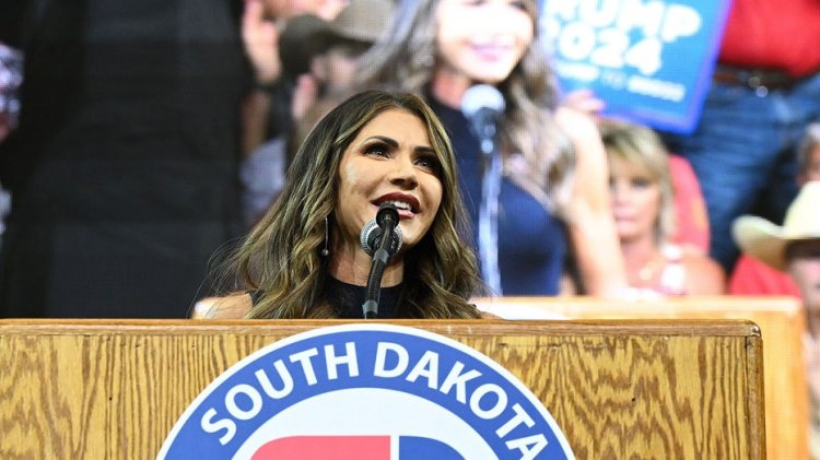 Güney Dakota Valisi Noem, Iowa'da Trump'a destek verdi, Nikki Haley'nin aday arkadaşı olarak "hata" olacağını söyledi