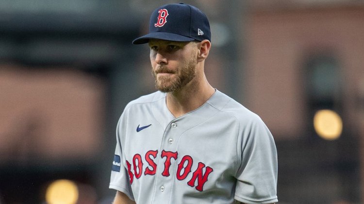 Braves, sık sık sakatlanan atıcı Chris Sale'i takastan birkaç gün sonra sözleşmesini 2 yıl uzatmak için imzaladı