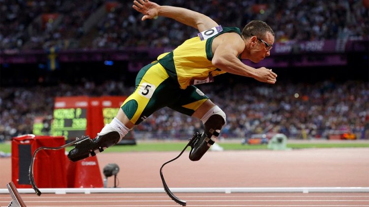 Olimpiyat koşucusu Oscar Pistorius, kız arkadaşını öldürmekten 9 yıl hapis yattıktan sonra serbest bırakıldı