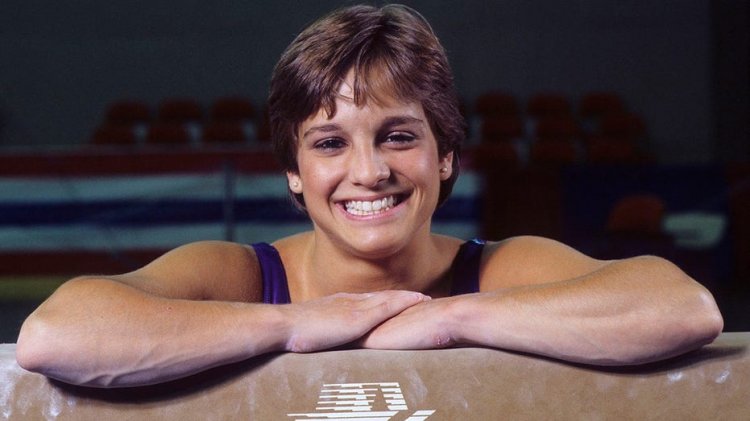 Olimpiyat yıldızı Mary Lou Retton, arkadaşının onu hastaneye kaldırılmadan önce yerde nefes almaya çalışırken bulduğunu söyledi