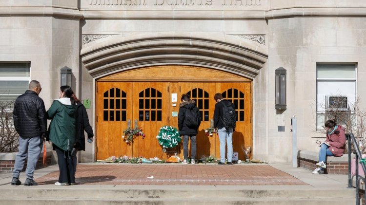 Ölümcül silahlı saldırıların gerçekleştiği Michigan State binasında dersler devam ediyor