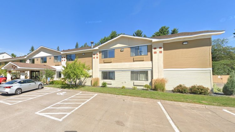 Minnesota polisi Super 8 motelindeki aktif silahlı saldırı olayına müdahale etti, 'birkaç kurbanın' olduğu bildirildi