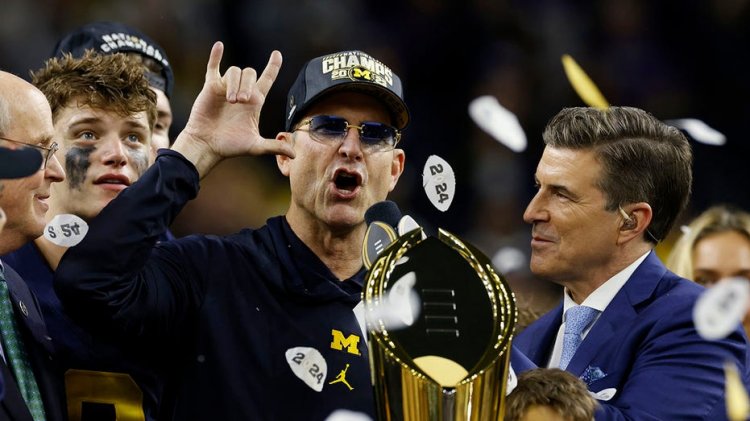 Michigan'dan Jim Harbaugh, NFL söylentileri arasında çekingen davranıyor: 'Sadece bunun tadını çıkarmak istiyorum'