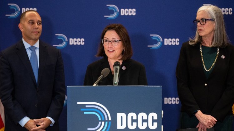 Demokratlar, House'u geri kazanma umuduyla farklı ırklardan olan toplulukları hedef alan 8 rakamlı kampanyayı duyurdu