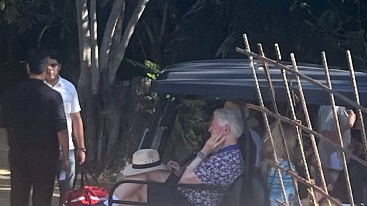Clinton, California Valisi Newsom, Epstein'ın belge dökümü sırasında Meksika'nın lüks tatil beldesinde tatil yaparken görüldü: Rapor