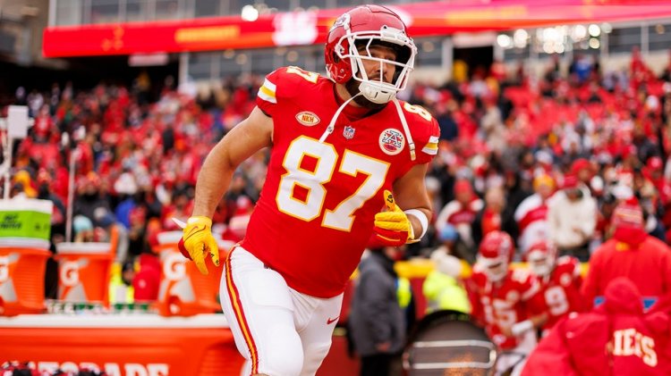 Chiefs'ten Patrick Mahomes, Travis Kelce'yi dönüm noktasına ulaşması umuduyla 18. Haftada oynamaya 'zorlamaya' çalıştı