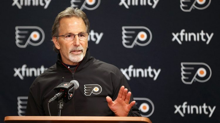 Flyers'tan John Tortorella, gişe rekorları kıran ticarette bir dizi dramadan sonra oyuncu için 'sorun yaratan' muhabiri yırttı